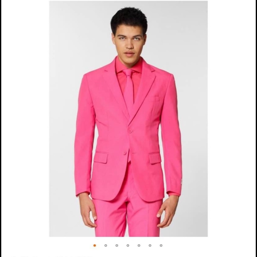 Oppo Suits Mr. Pink Set